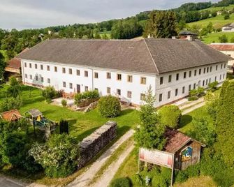 Auszeit Am Ziegenhof Nur Fuer Erwachsene - Schlierbach - Edificio