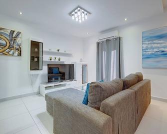 Idyllic Apartment just off the Promenade - Sliema - Wohnzimmer