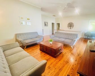 Treetops Escape Albury - Albury - Huiskamer