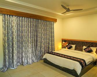 Van Vihar Resort - Sasan Gir - Bedroom