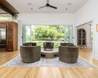 Historic Tyler House in Salado - Salado - Obývací pokoj