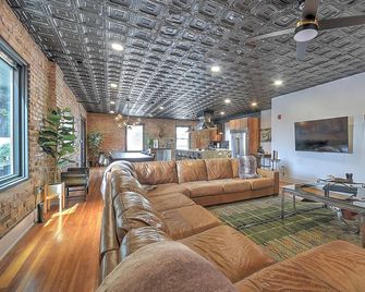 Luxury Loft. Sleeps 10. Private Patio. Downtown Bristol Tn. Great 4 Casino/Bms - Bristol (Tennessee) - Soggiorno