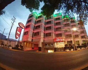Hot Plaza Camarones - Love Hotel - Solo Adultos - Mexico City - Building