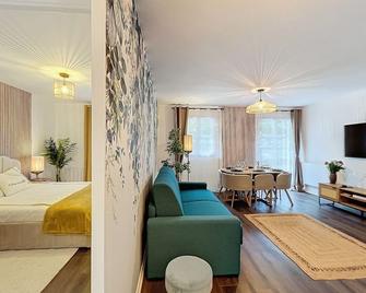 New renovated Apartment at Disneyland, 1 min from train station - Chessy - Wohnzimmer