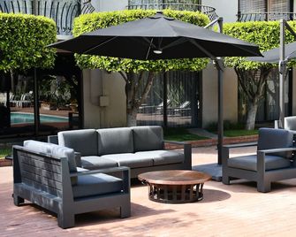 Hotel Lucerna Tijuana - Tijuana - Patio