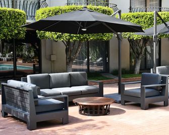 Hotel Lucerna Tijuana - טיחואנה - פטיו