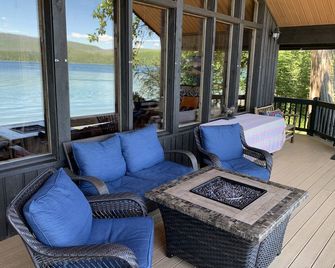 Lake Mcdonald Cabin Inside Glacier National Park - West Glacier - Balcony