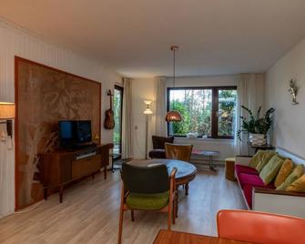 Tranquil holiday home in Veere with garden - Veere - Huiskamer