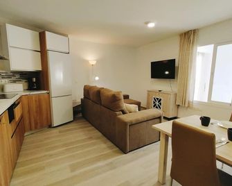Nerja Sun Apartment Bronce A Centro - Nerja - Olohuone