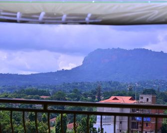 Elgon Palace Hotel - Mbale - Balcón