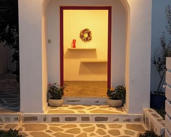 Summer Shades Hotel - ex Arkoulis - Parikia