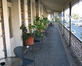 Hotel Metropolitan - Adelaide - Balcony