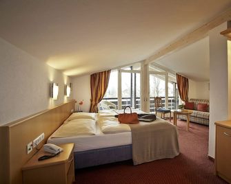 Hotel Bavaria - Oberstaufen - Bedroom