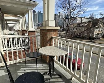Luxury Stay With Private Chef In Atlantic Station! - Atlanta - Balcón