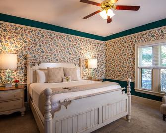 The Primrose - Bar Harbor - Bedroom