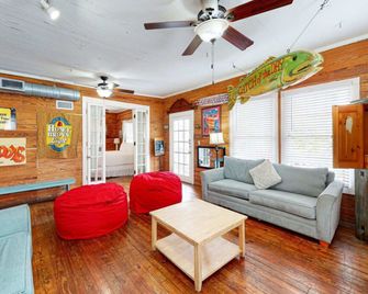 Seaport Suite by Brightwild 2nd Story Hideaway - Key West - Living room