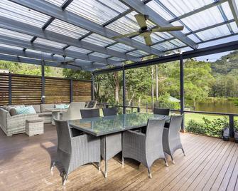 The River House, Wisemans Ferry perfect for families and groups - St Albans - Patio