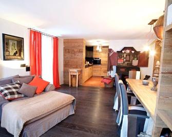 Valuable Apartment In St. Moritz - Chesa La Posta 100 M2 6 Places - Samedan - Living room