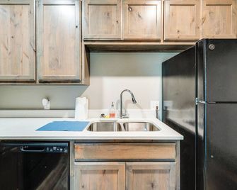 Close to Lakes and Museums Bonham Vacation Rental - Bonham - Cocina