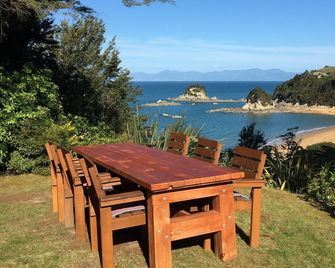 Heart of Kaiteriteri: Absolute Privacy nestled between both beaches - Kaiteriteri - Patio