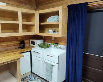 Cottage on the Farm - Stuarts Draft - Kitchen
