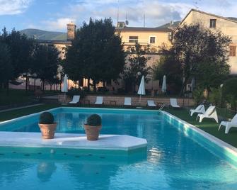 Hotel Borgo Antico - Fabriano - Piscine