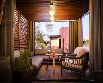 كيمبتون فيرجيليو بولانكو باي آيتش جي - Los Reyes - حوض السباحة