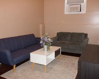 Guesthouse in Short pump - Glen Allen - Living room