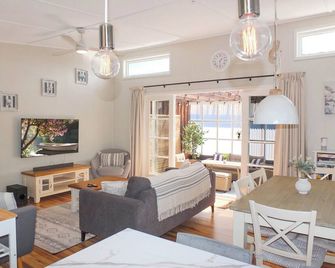 Snapper Bach - Foxton Beach Holiday Home - Foxton Beach - Sala de jantar