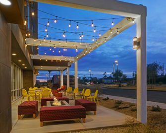 Home2 Suites by Hilton Yuma Pivot Point - Yuma - Innenhof