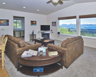 Breathtaking Views Of Kachemak Bay - Homer - Huiskamer
