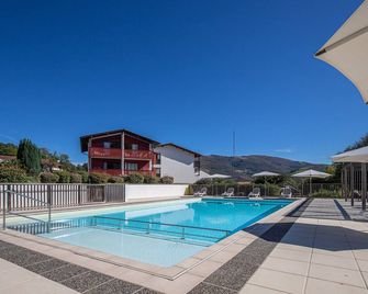 Vvf Pays Basque Saint-Étienne-De-Baïgorry - Baigorri - Piscina