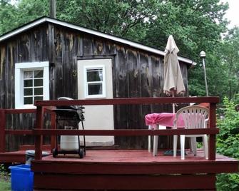 2 brdm Country Cottage #3 - Rosewood Cottages - Southampton - Patio