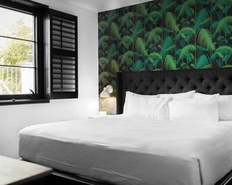 Sleeps 8 Stylish Sobro Suites, Walk to Dining, Drinks & More by Avantstay - Nashville - Bedroom