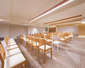 Lumen - Falcade - Meetingraum