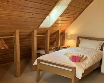 Scandinavian chalet with hot tub in rural North Dorset. Spectacular views. - Gillingham - Bedroom