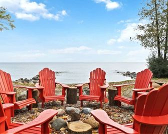 Skipping Rock Cottages: Ultimate Lakeside Retreat - Meaford - Patio