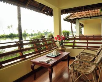 Manor Backwater Resort - Kumarakom - Balkong