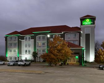 La Quinta Inn & Suites by Wyndham Lindale - Lindale - Building
