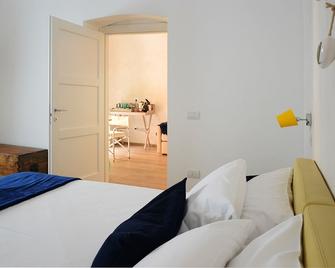 B&B Suite Home Trani Old Town - Trani - Slaapkamer