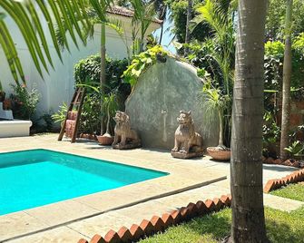 Villa Lou Goa Portuguese Heritage House Exclusive Use - Guirim - Pool