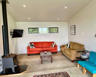 Hokianga Heaven - a bush sanctuary by the sea. - Opononi - Living room