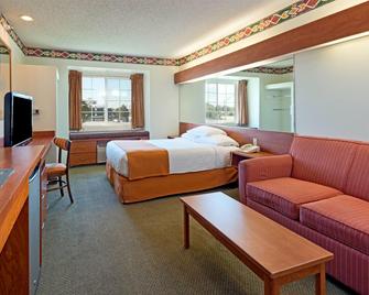 Microtel Inn & Suites by Wyndham Pueblo - Pueblo - Habitación