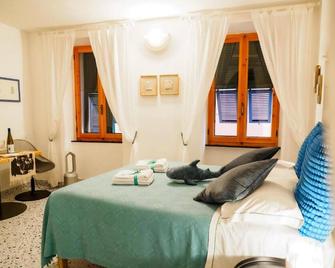 Rissu Nice Studio - Vernazza - Habitación