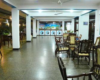 Topaz Beach Hotel - Negombo - Lobby