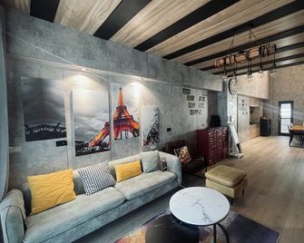 Shigang Hotel - Jincheng Township - Living room