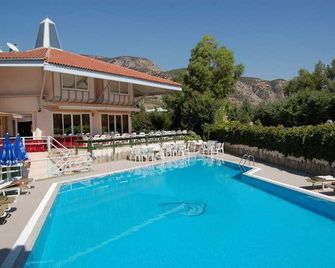 Villa Lycus Hotel - Karahayit - Басейн