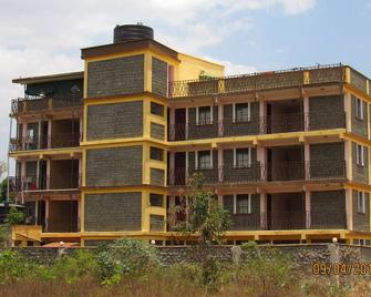 Bondo Travellers Hostel & Hotel - Bondo - Building