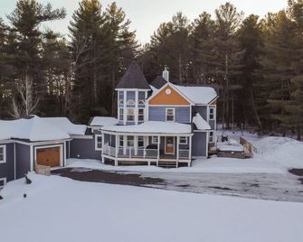 Au Sommet Du Lac Magog - Magog - Edificio
