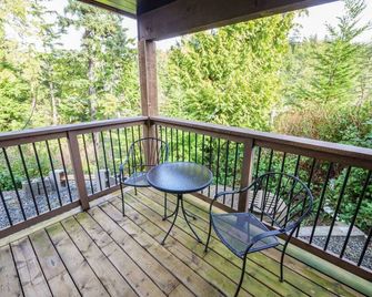 Storm Bay, Modern 1 Bed Suite and Chefs Kitchen - Ucluelet - Balkon
